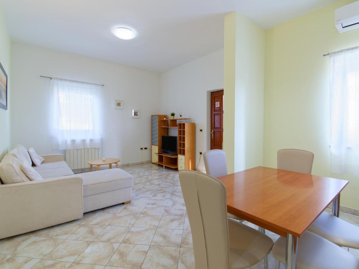 Belvedere By Rent Istria Apartamento *